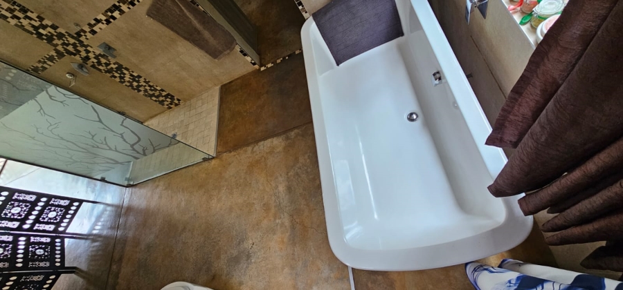 5 Bedroom Property for Sale in Mooinooi North West